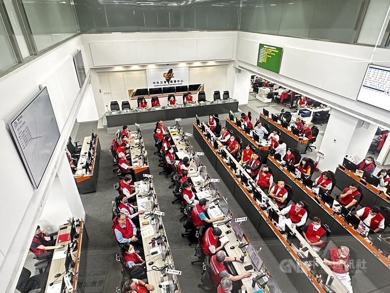 颱風楊柳中央災害應變中心13日上午進行第5次工作會報,由指揮官、內政部長劉世芳主持。中央社記者劉建邦攝 114年8月13日
