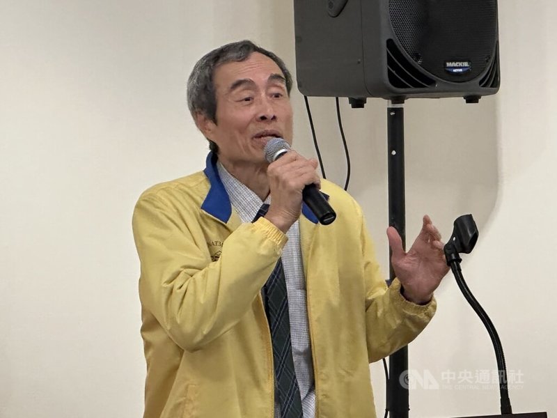 北美洲台灣人醫師協會烏克蘭義診團團長蔡榮聰說明在基輔期間工作。中央社記者廖漢原紐約攝 114年8月13日