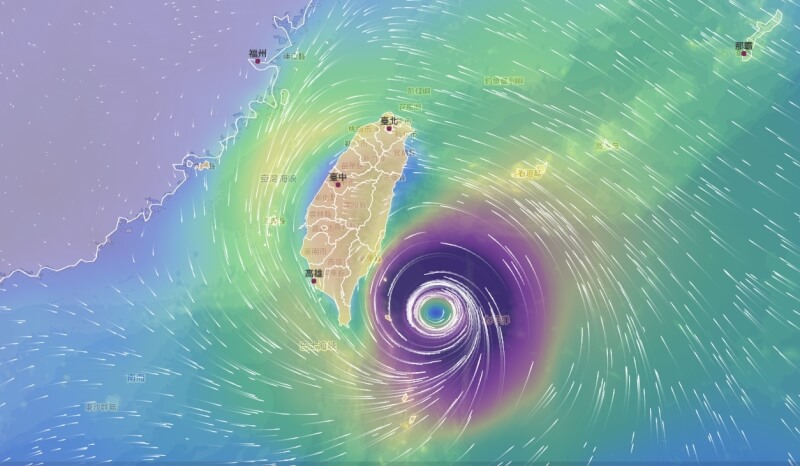 颱風楊柳預計中午前後登陸台東，台東要嚴防「颱風眼」附近的「毀壞性」強陣風。（圖取自氣象署網頁cwa.gov.tw）