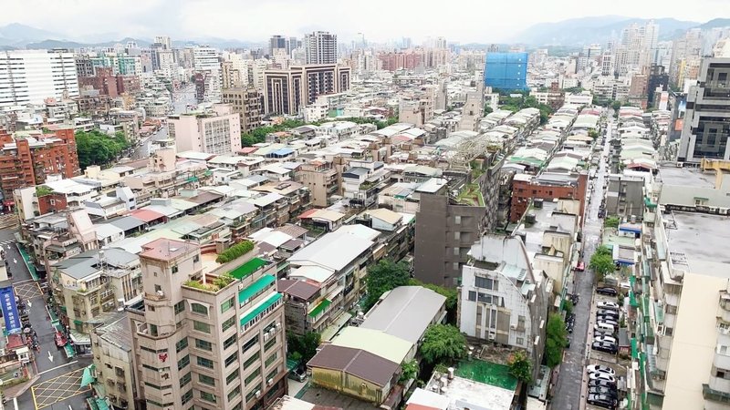中信房屋13日表示，近期建商面臨前所未有市場壓力，依據內政部最新統計，2024年第4季全台待售新成屋住宅數量高達11萬1085宅，首次突破11萬宅大關，創下有統計數據以來的歷年新高。（中信房屋提供）中央社記者何秀玲傳真  114年8月13日