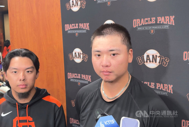 美國職棒大聯盟舊金山巨人今天在主場迎戰教士，最終以1比11輸球，旅美投手鄧愷威投1.2局退場失7分。中央社記者張欣瑜舊金山攝 114年8月14日