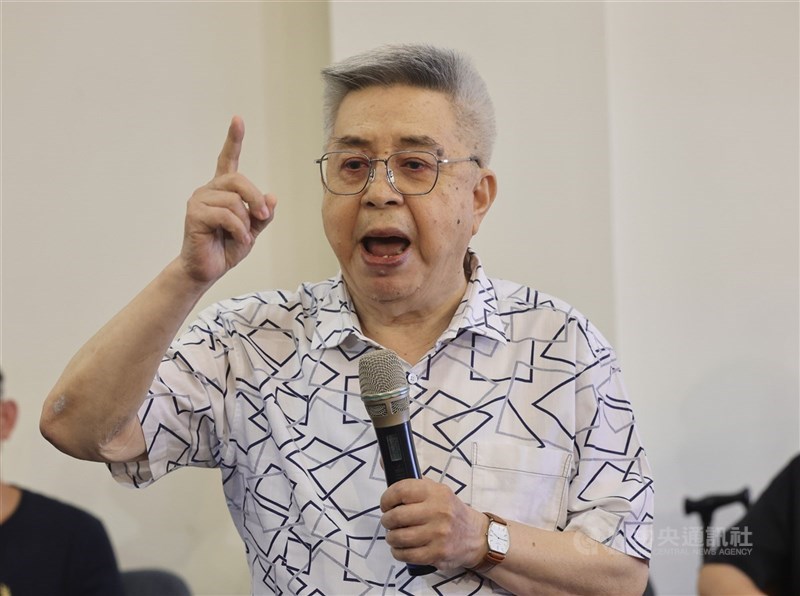 台北市政府文化局14日公布第29屆台北文化獎得主，由「藝術家」雜誌創辦人何政廣及「爾雅」出版社創辦人隱地（圖）獲得。（中央社檔案照片）