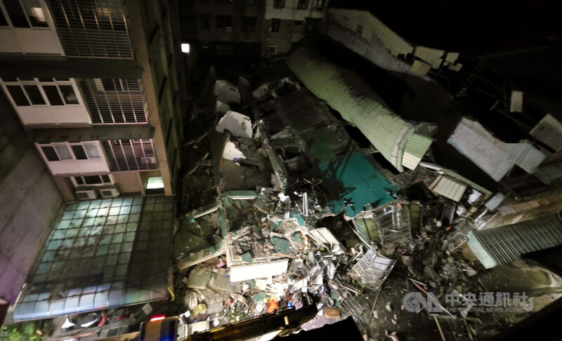 新北市三重區六張街工地1月間發生鄰損事故，釀鄰屋1倒塌、1拆除，共撤離79戶、190人。（中央社檔案照片）