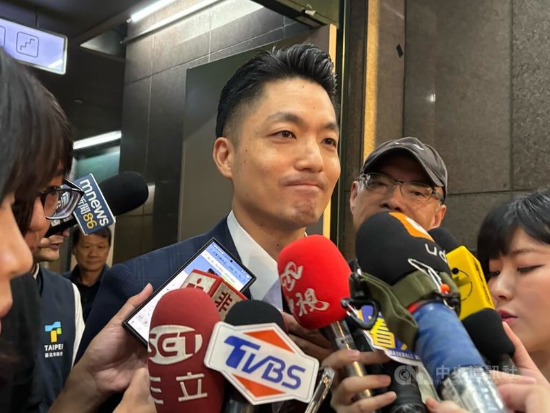 台北上海城市論壇今年輪由上海市舉辦，傳出時間點可能落在9月25日至27日，台北市長蔣萬安15日表示，「沒有辦不辦的問題，只有什麼時候辦的問題」。中央社記者陳昱婷攝 114年8月15日