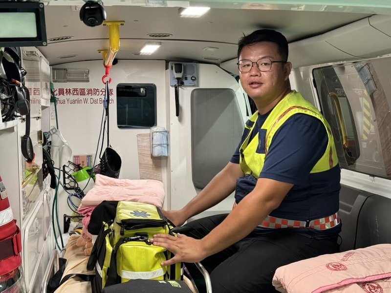 擔任板模工人的張博皓（圖）因姊姊是急診護理師，姊夫是消防人員，加上常看見工人在工地受傷，耳濡目染下加入義消行列，5年來共出勤救護案件874次，獲選消防署114年全國救護志工菁英。（彰化縣消防局提供）中央社記者吳哲豪傳真  114年8月18日