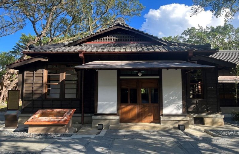 台灣港務公司基隆分公司18日針對基隆市歷史建築「高遠新村」發布公告招商,基地面積約934坪,建築物樓地板面積87坪,可經營零售、文創、餐飲等,期盼投資人發揮巧思,將歷史建築活化。(台灣港務股份有限公司基隆分公司提供)中央社記者王朝鈺傳真 114年8月18日