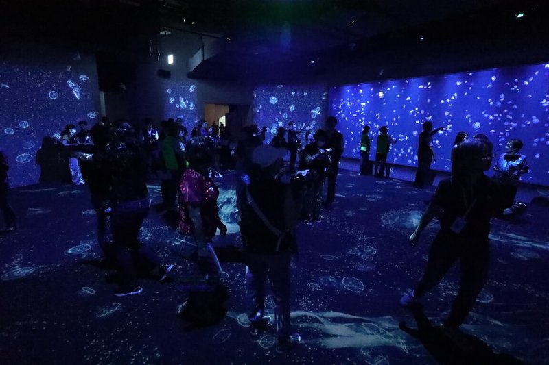 台中海洋館將試營運，近日網路流傳可免費入場，台中市政府警察局清水分局19日求證後證實是假訊息，提醒民眾切勿輕信，以免受騙上當。圖為台中海洋館展區。（台中市政府提供）中央社記者郝雪卿傳真　114年8月19日