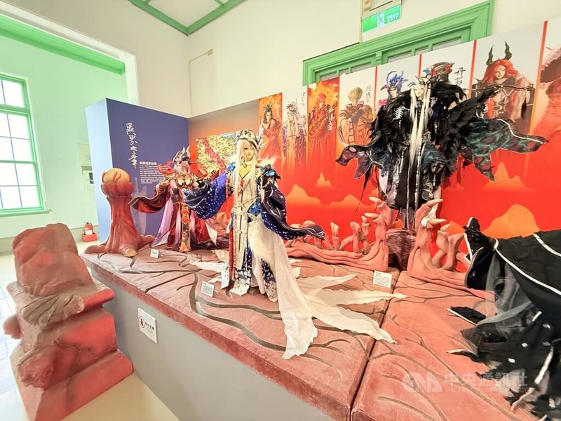 雲林布袋戲館114年度推出全新策展計畫，由霹靂國際多媒體公司打頭陣，特展「東離來風：布袋戲的異世界想像」自20日起盛大展出。中央社記者姜宜菁攝  114年8月20日