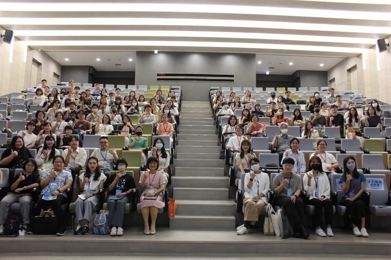約100名大專專業輔導人員20日參與在政治大學舉辦的研習活動,聚焦家暴目睹者的隱性創傷,期盼結合辨識特徵、輔導策略,提升教職員的敏感度和應對能力。(教育部提供)中央社記者陳至中台北傳真 114年8月20日