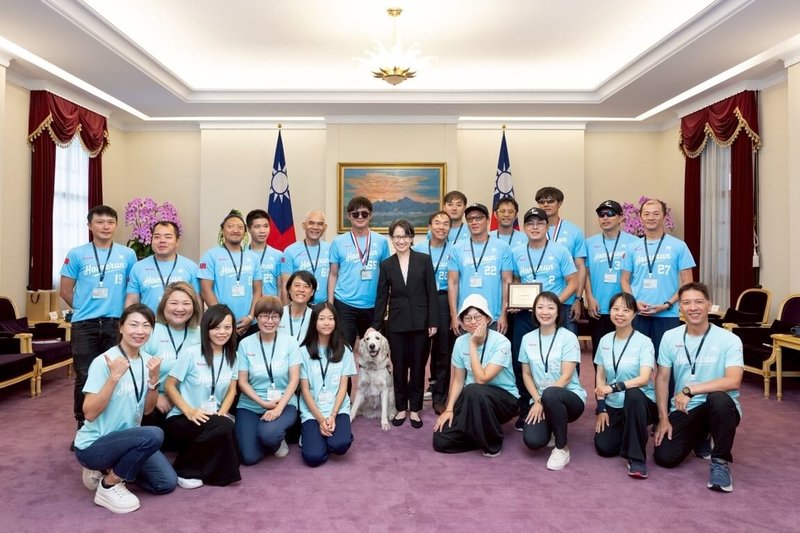 副總統蕭美琴20日接見Taiwan Home Run台灣盲人棒球隊表示,政府積極推動運動平權政策,並鼓勵國人在國際賽場上展現熱情與拚勁。期盼盲人棒球運動持續發展,每位喜愛運動的朋友們都有機會參與。(總統府提供)中央社記者溫貴香傳真 114年8月20日