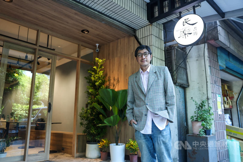 允晨文化出版社20日搬新家，同時在台北大稻埕商圈的實體書店「民樂書坊」預計10月開幕。發行人廖志峰20日表示，書店跟出版社開在一起，一直是他所期望的，終於在今年圓夢。中央社記者吳家昇攝  114年8月20日