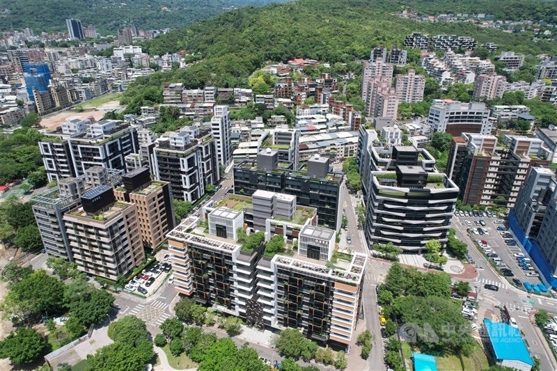 圖為台北市北投奇岩重劃區房屋。 （中央社檔案照片）