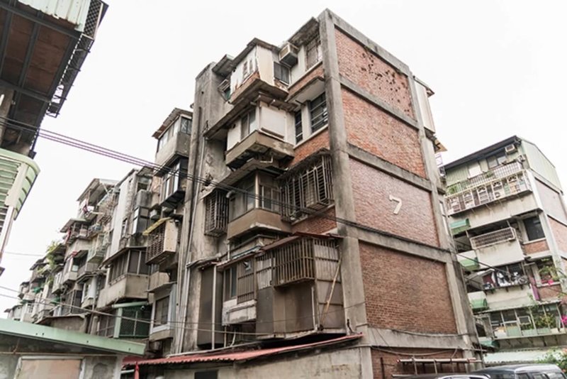 台北市住宅及都市更新中心表示,產權複雜、建物老舊窳陋的水源二、三期整宅公辦都更案,都市設計審議會21日審議通過,後續若進程順利,可望於2031年完工。(北市住都中心提供)中央社記者劉建邦傳真 114年8月21日