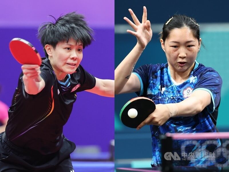台灣組合鄭怡靜(左)與簡彤娟(右)21日在WTT瑞典大滿貫賽女雙止步8強。(中央社檔案照片)