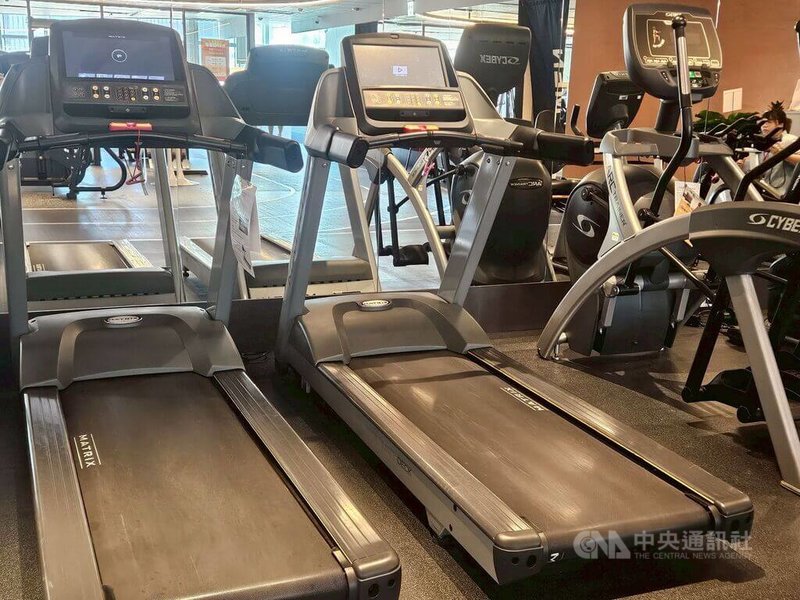 營養師提醒,運動後進食行為與心理反應密切相關,可能因此攝取更多熱量,運動前後務必要掌握吃正確3原則。圖為健身房示意圖。中央社記者陳婕翎攝 114年8月22日