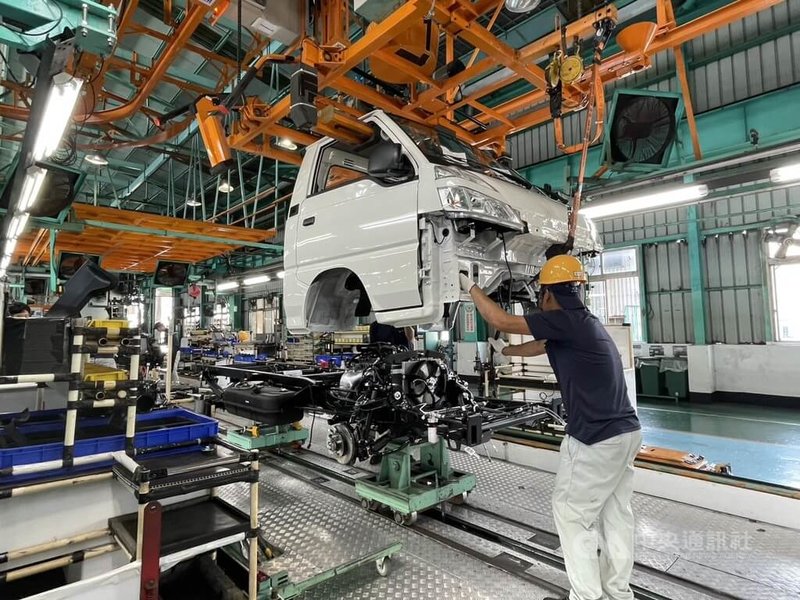 中華車22日在新竹廠舉行3.5噸電動商用車ET35下線記者會,廠區內原有生產線首次對外曝光。中央社記者鍾榮峰攝 114年8月22日