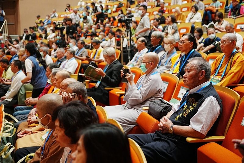 114年度內政部宗教團體表揚大會22日在屏東縣舉行,全台各宗教團體代表齊聚屏東藝術館共襄盛舉,本屆共計有183個團體獲表揚。(屏東縣政府提供)中央社記者黃郁菁傳真 114年8月22日