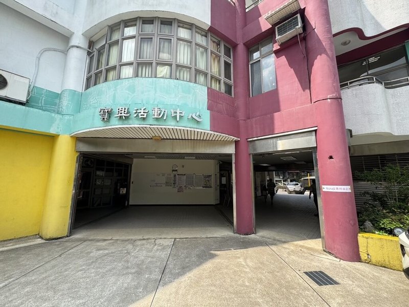 核三重啟公投與7位國民黨立委罷免案23日投開票，新北市政府警察局新店分局以訊息說明，84歲劉女於上午11時15分在寶中路上的投票所，因蓋錯公投票，一時緊張將公投票撕毀。（警方提供）中央社記者趙敏雅傳真　114年8月23日