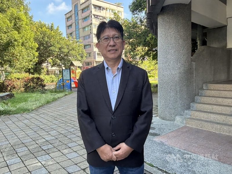 國民黨立法委員林思銘罷免案23日投票,林思銘稍早完成投票後受訪表示,他的心情如同好天氣一樣,也盼透過投票行使公民權利,並期待順利圓滿。中央社記者郭宣彣攝 114年8月23日