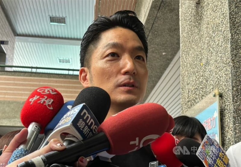 台北市長蔣萬安23日表示,中央將停止各級學校的電費補助,但再苦不能苦孩子,已要求教育局先行擴大編列預算支應。中央社記者陳昱婷攝 114年8月23日