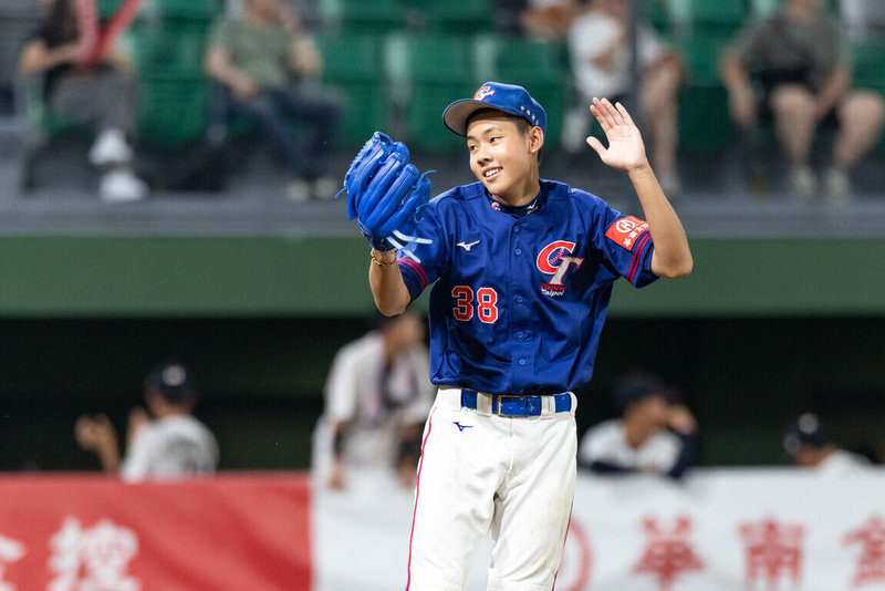 U15亞洲青少棒錦標賽台灣隊23日冠軍戰靠著小將柯邵捷(圖)7局完封勝,完美壓制日本隊打線,終場就以3比0擊敗日本、奪下隊史第8冠。(中華民國棒球協會提供)中央社記者謝靜雯傳真 114年8月23日