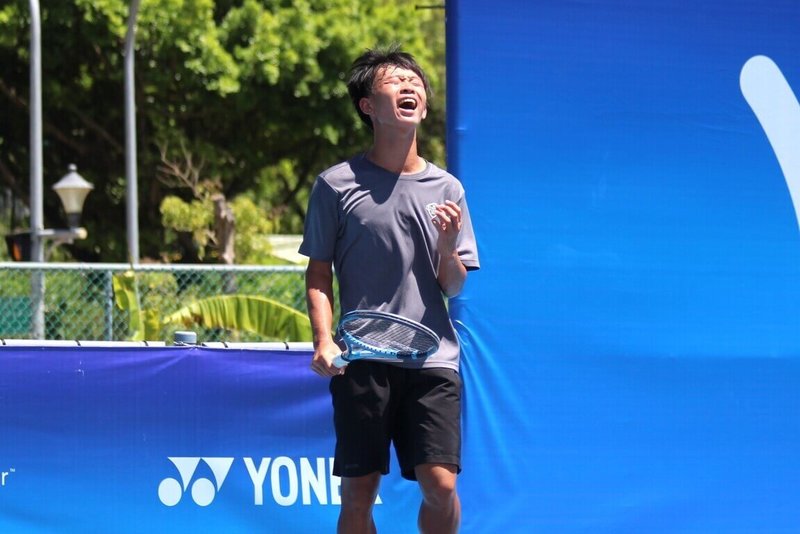 年僅17歲的台灣網球新星林豪鈺（圖）25日在2025台塑盃國際男子職業網球錦標賽的單打資格賽最終輪，以6比3、2比6、10比3擊敗對手，生涯首次取得職業會內賽的門票。（中華民國網球協會提供）中央社記者陳容琛傳真　114年8月25日