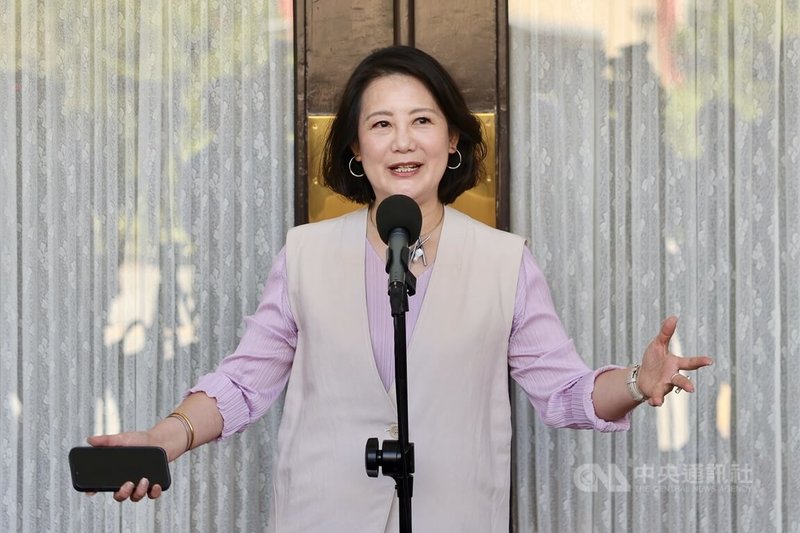 民進黨立法院黨團幹事長吳思瑤(圖)24日宣布不續任黨團幹事長,她25日在立法院受訪表示,如果把每個會期理所當然要進行的人事作業,貼上逼宮還是逼誰,這實在太沒有必要。中央社記者王飛華攝 114年8月25日
