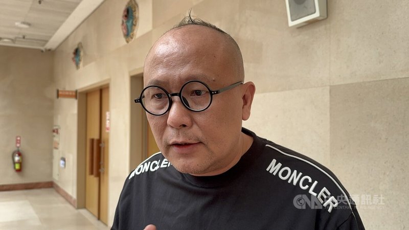 國民黨雲林縣議員王又民(圖)涉及達德能源公司收賄案,雲林地方法院25日依貪污罪處有期徒刑9年6月,褫奪公權8年。未扣案的犯罪所得新台幣225萬元沒收。王又民接受媒體電訪指出,對於法院判決感到遺憾也予以尊重,等收到判決文再提出上訴。中央社記者姜宜菁攝 114年8月25日