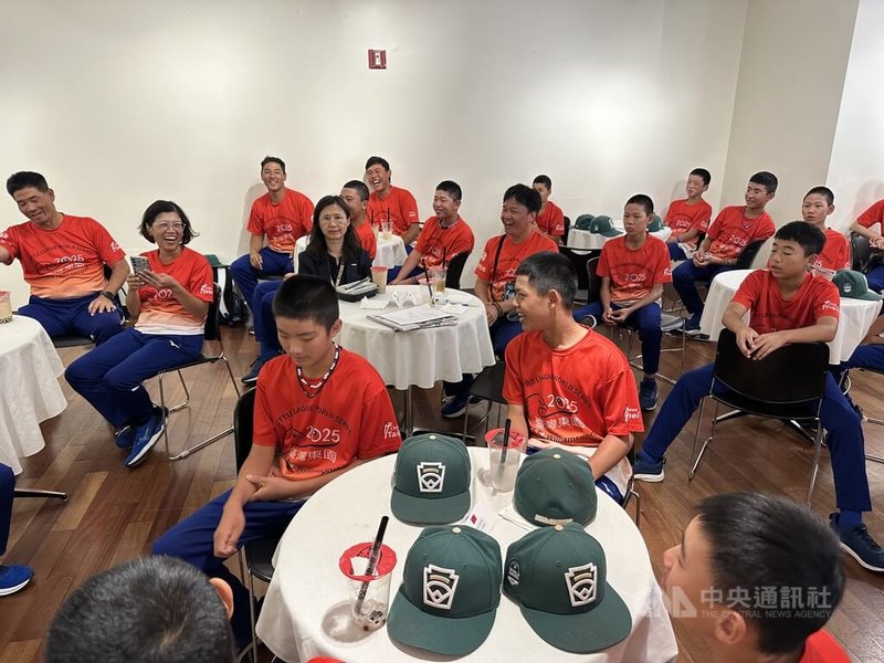 贏得威廉波特世界少棒錦標賽總冠軍的台灣小球員,出席駐紐約辦事處的歡迎餐會。中央社記者廖漢原紐約攝 114年8月26日