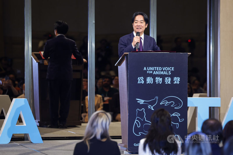 2025第14屆亞洲動物保護大會開幕式26日在台北萬豪酒店舉行,總統賴清德(右)出席致詞,表達對動物保護工作的支持。中央社記者裴禛攝 114年8月26日