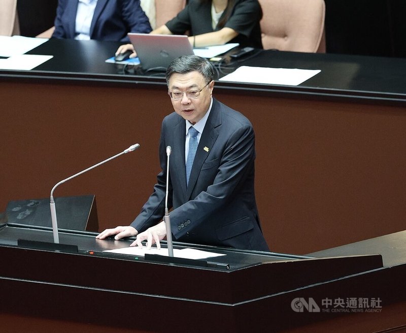 立法院會26日邀請行政院長卓榮泰(圖)率同相關部會首長列席報告「114年度中央政府總預算追加預算案」編製經過並備質詢。中央社記者郭日曉攝 114年8月26日