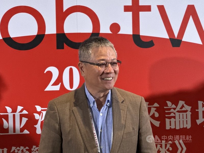 代工廠緯創董事長林憲銘27日出席台灣女董事協會舉辦的「2025剛柔並濟大未來」論壇受訪表示，美國政府的關稅策略迫使企業移動，卻也可能成為台灣走出去並回頭幫助自身的契機，呼籲企業應善用全球資源。中央社記者吳家豪攝　114年8月27日