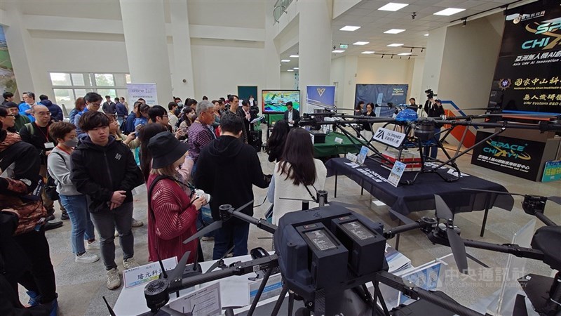 圖為嘉義縣亞洲無人機AI創新應用研發中心展現無人機國家隊推動成果。 (中央社檔案照片)