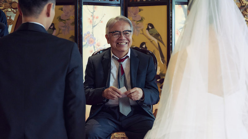 香港影星田啟文(中)參演電影「雙囍」,他說,當初收到邀請時還以為是詐騙,但看完故事就馬上就決定接演,連片酬都還沒談。(水花電影提供)中央社記者王心妤傳真 114年8月27日