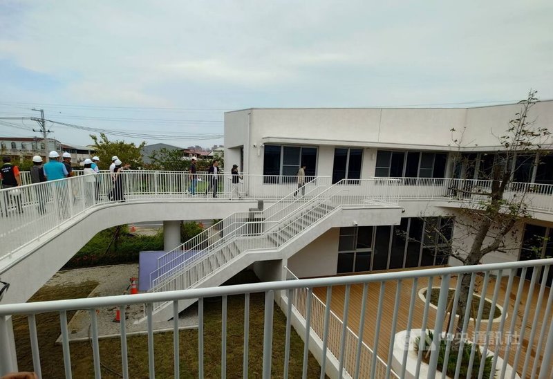 中埔鄉如親托嬰中心暨親子館是嘉義縣首座融合托嬰暨托育資源中心,工程進入收尾階段,社會局28日表示,已選定經營團隊預計114年底開始營業。中央社記者蔡智明攝 114年8月28日