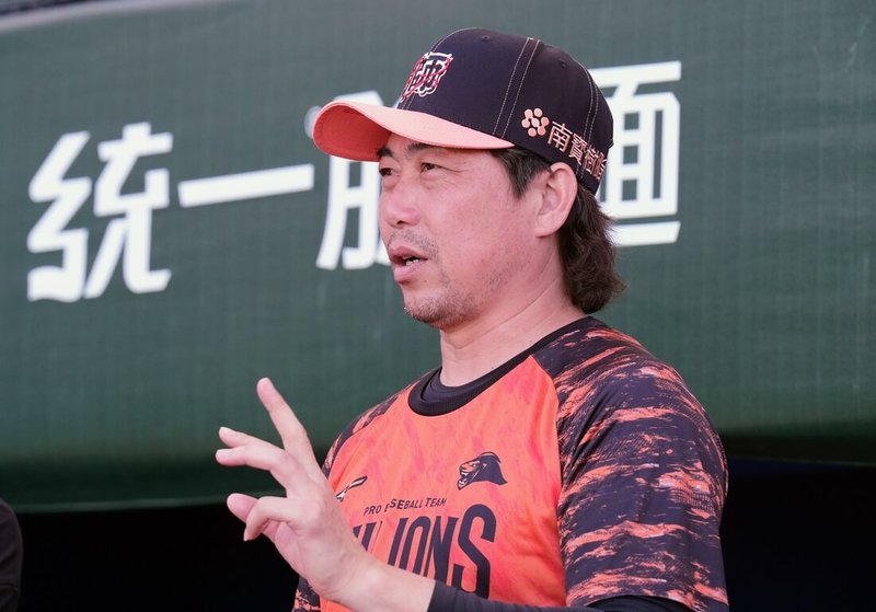 中華職棒統一7-ELEVEn獅隊總教練林岳平(圖)29日透露,今年選秀的8名新秀都不會註冊本季60人名單;目前名單僅剩2個空缺,扣除新秀還有7名球員沒在名單中,31日就會知道是哪2人被放入名單內。(統一獅隊提供)中央社記者謝靜雯傳真 114年8月29日