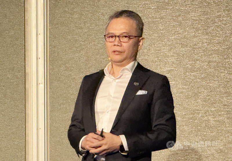 亞馬遜雲端運算服務AWS 29日舉辦「新金融、新經濟：開創金融與遊戲產業新局」大會，AWS台灣暨香港總經理王定愷進行開幕演講表示，生成式人工智慧（AI）釋放內容製作與分析能力，創造新商機並帶來技術挑戰。中央社記者吳家豪攝 114年8月29日