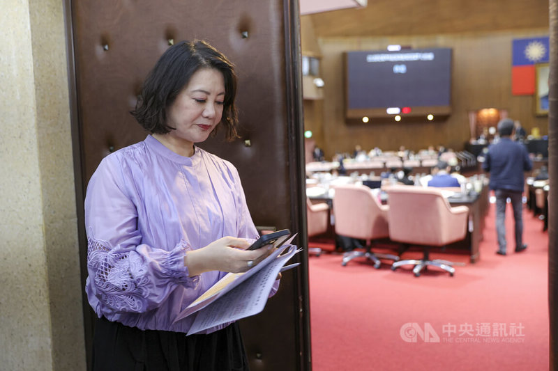 民進黨立委吳思瑤（圖）29日受訪表示，期待在卸下立院黨團幹事長身份後，職務雖然改變，但任務不變，持續為黨團貢獻心力。中央社記者鄭清元攝　114年8月29日