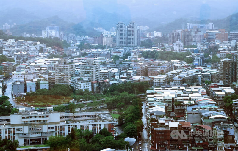 圖為台北市南港區建物景觀。(中央社檔案照片)