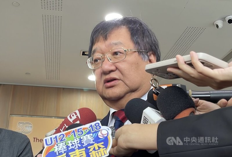 衛福部長邱泰源(圖)31日表示,對於離任不會感到不捨,台灣人才眾多,期待新團隊重新出發;今年是醫療起飛元年,卸任後仍會支持「健康台灣」,持續為國家盡力。 中央社記者陳婕翎攝 114年8月31日