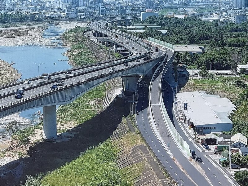 台74線台中大里區東昇里(六順橋)南入匝道1日正式完工通車,起自環中東路五段,銜接台74線東向主線,全長約506公尺,盼改善動線。(台中市府提供)中央社記者蘇木春傳真 114年9月1日