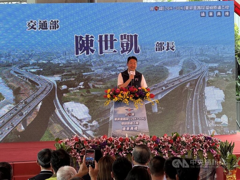 台74線台中大里區東昇里(六順橋)南入匝道1日舉辦通車典禮,交通部長陳世凱(圖)會中表示,未來交通部會一步步補齊台74線的路網缺口,改善周邊交通動線。中央社記者蘇木春攝 114年9月1日