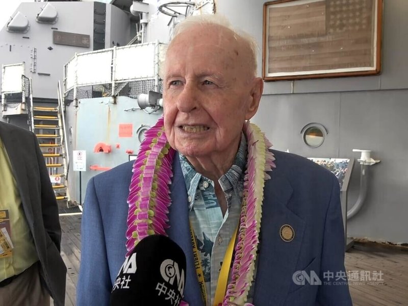 98歲美國二戰老兵蕭納克(Thomas Schoenecker)(圖)出席密蘇里號(USS Missouri)戰艦紀念活動,回憶二戰的少年往事。中央社記者林宏翰夏威夷珍珠港攝 114年9月2日