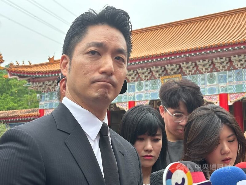 民眾黨走讀活動導致8名員警受傷,台北市長蔣萬安(左)2日表示,警方必須依法執勤,但他從人權角度可以理解並支持民眾黨,呼籲保障民眾黨前主席柯文哲人權。中央社記者陳昱婷攝 114年9月2日