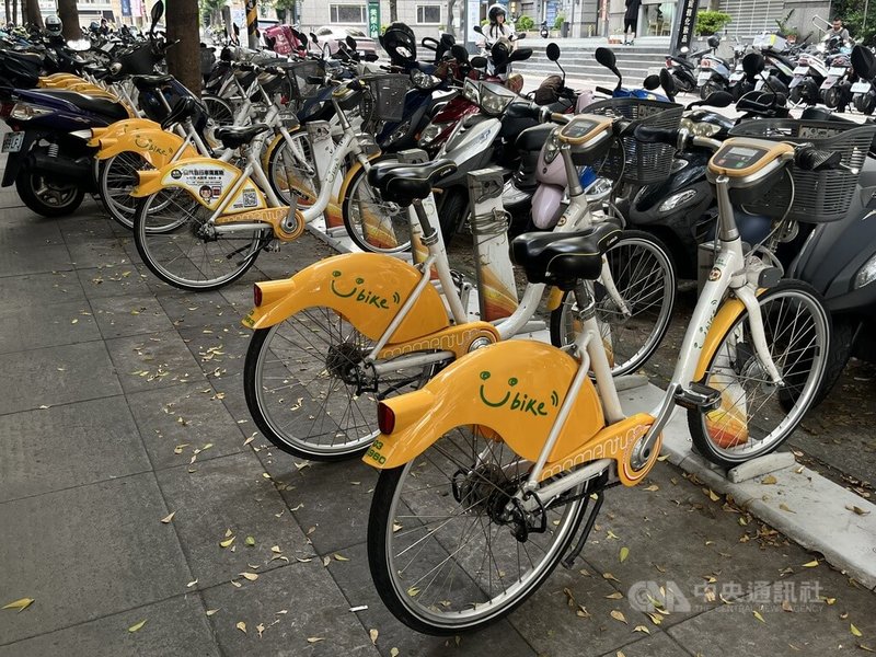 桃園市公共自行車YouBike目前已建置616個場站，涵蓋捷運、高鐵、火車站及各大生活圈，2日正式達成累積1億次騎乘的里程碑。中央社記者葉臻攝 114年9月2日
