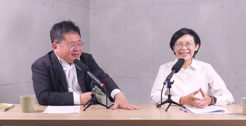 民進黨立委林岱樺(右)2日接受印太戰略智庫執行長矢板明夫(左)專訪時表示,將在總統賴清德和黨籍立委餐敘時表達支持改革的立場,也強調只要賴總統堅持改革,自己一定會是最堅強的戰友。(林岱樺辦公室提供)中央社記者蔡孟妤傳真 114年9月2日