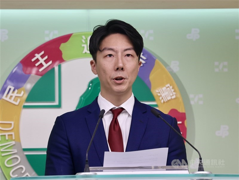 圖為民進黨發言人吳崢。(中央社檔案照片)
