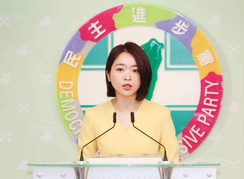民進黨3日召開中常會,發言人韓瑩(圖)會後向媒體轉述黨主席賴清德致詞內容,並公布2026選舉對策委員會名單,由總統府資政邱義仁、民進黨秘書長徐國勇擔任共同召集人。中央社記者張新偉攝 114年9月3日