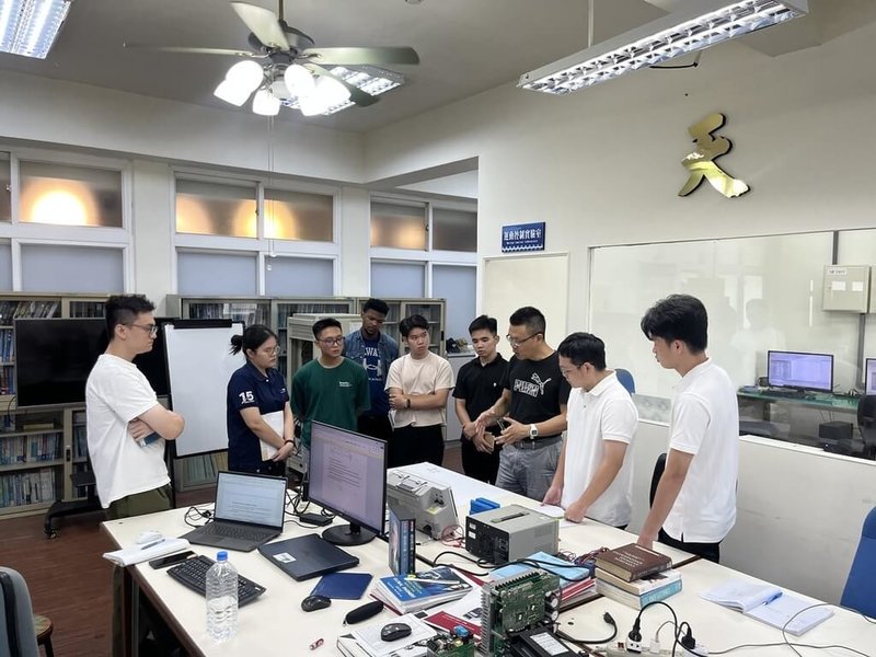 教育部4日發布新聞稿介紹「優秀外國青年來台蹲點計畫(TEEP)」,宜蘭大學與越南胡志明工業大學共同指導台越大學學生研習無稀土高效率馬達技術。(教育部提供)中央社記者陳至中台北傳真  114年9月4日