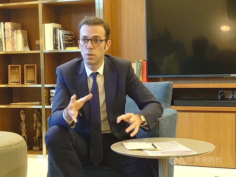法國駐台代表、法國在台協會主任龍燁(Paris Frank)5日接受媒體訪問表示,今年參加SEMICON Taiwan國際半導體展的法國企業數量將創下史上最高紀錄,將至少有15家。中央社記者張建中攝 114年9月5日
